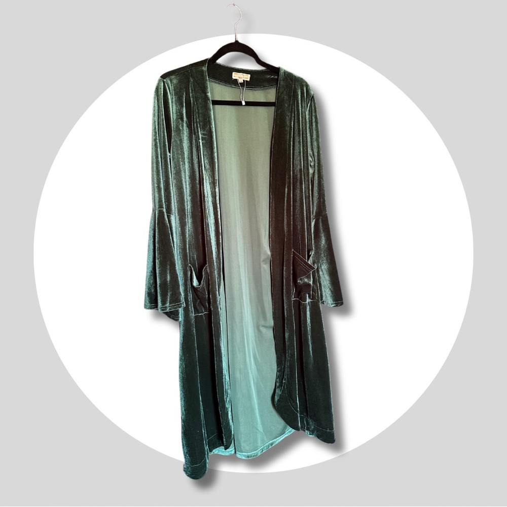 Velvet Bell Sleeve Cover